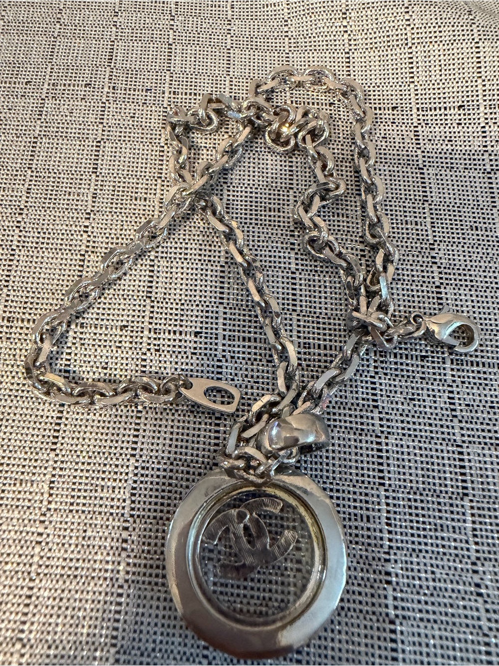 Silver Crystal Round Pendant Necklace - Picture 5 of 6